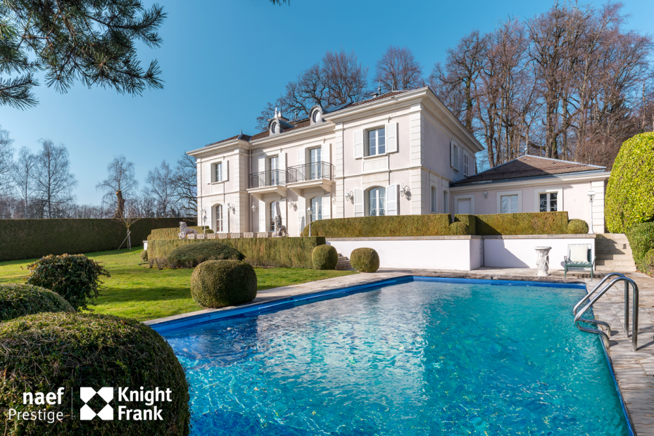 Superbe propriété de maître avec piscine et vue à Chailly