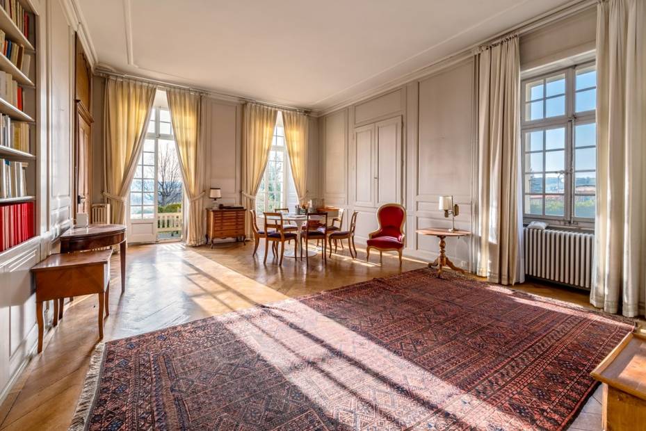 Maison bourgeoise du 18ème siècle de 460 m2 habitables