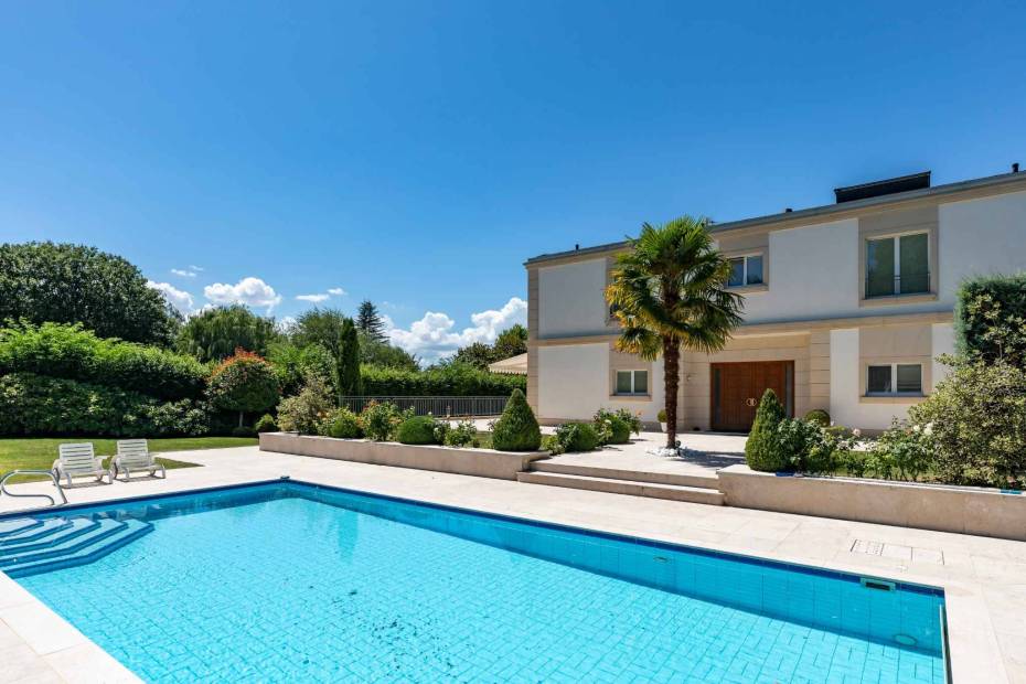 Magnifique villa avec piscine à Cologny