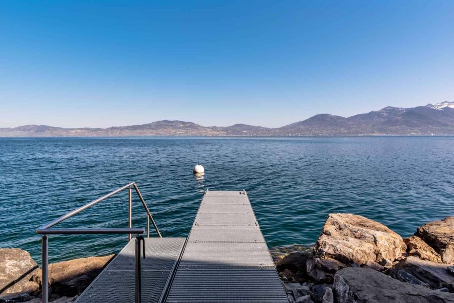 Rare maison de 6.5 pièces pieds dans l’eau à vendre à St-Gingolph