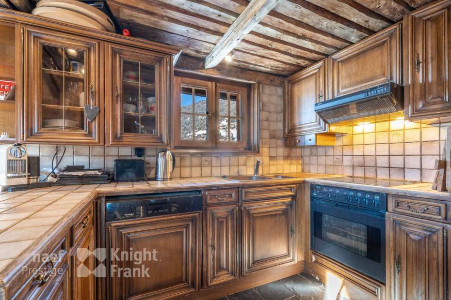 Chalet de 3 chambres au charme traditionnel.