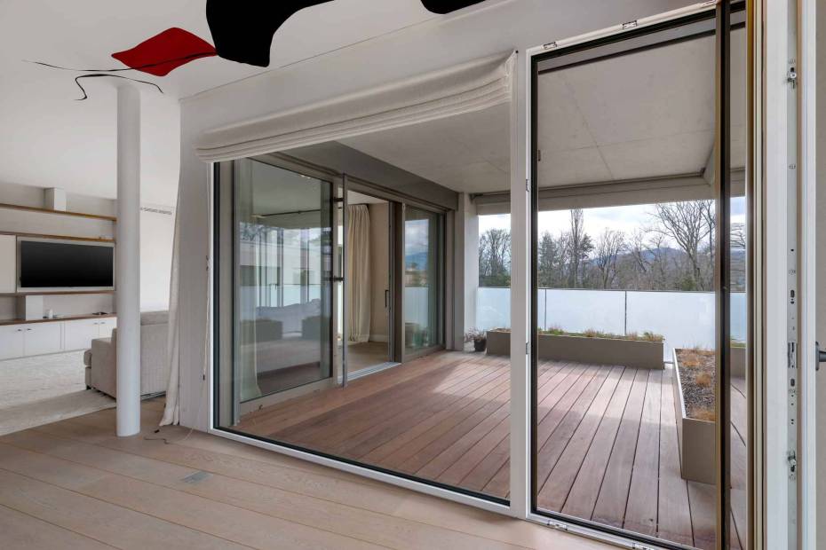 Elégant appartement de 240 m² dans une résidence sécurisée.