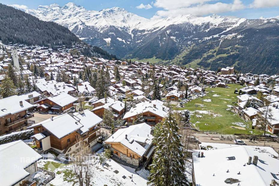 Chalet proche de la piste des Moulins