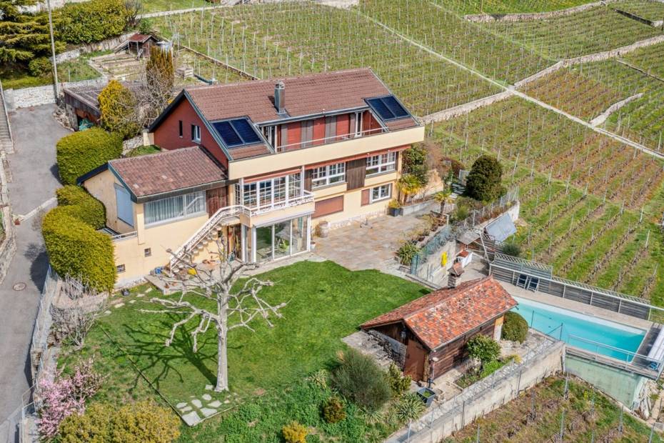 Spacieuse villa d’env. 350 m2 avec vue panoramique sur le lac et les Alpes