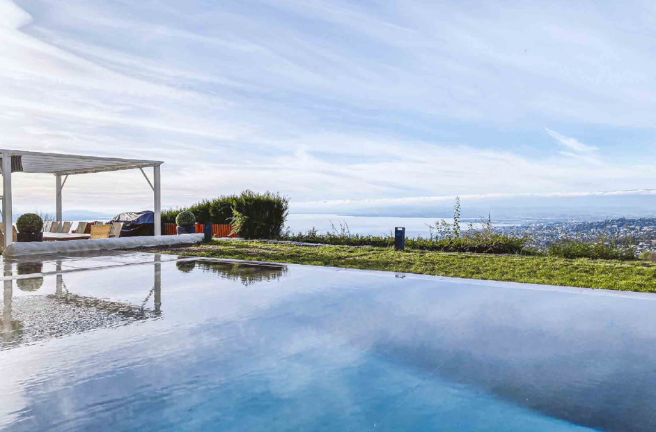 Maison moderne du 18ème siècle, restaurée, avec vue sur le lac à Grandvaux