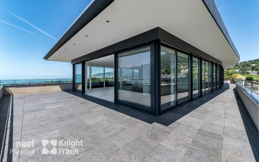 Superbe appartement en attique de 166 m2 avec une vue panoramique à 360 degrés à vendre à Chailly/Montreux