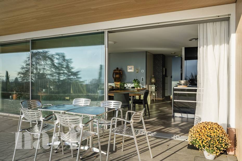 Appartement de haut standing de 4.5 pièces avec une grande terrasse, un jardin privatif et une vue panoramique sur le lac à vendre à Vevey