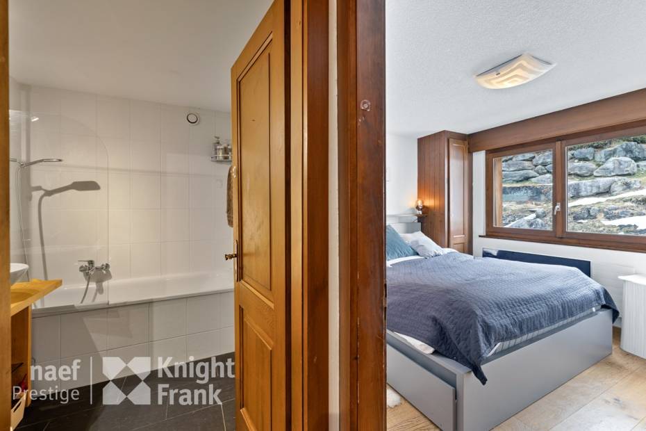 Two-bedroom apartment just a stone’s throw from the centre of Verbier.