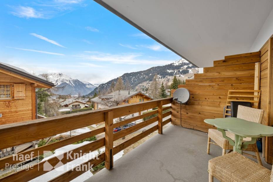 Two-bedroom apartment just a stone’s throw from the centre of Verbier.